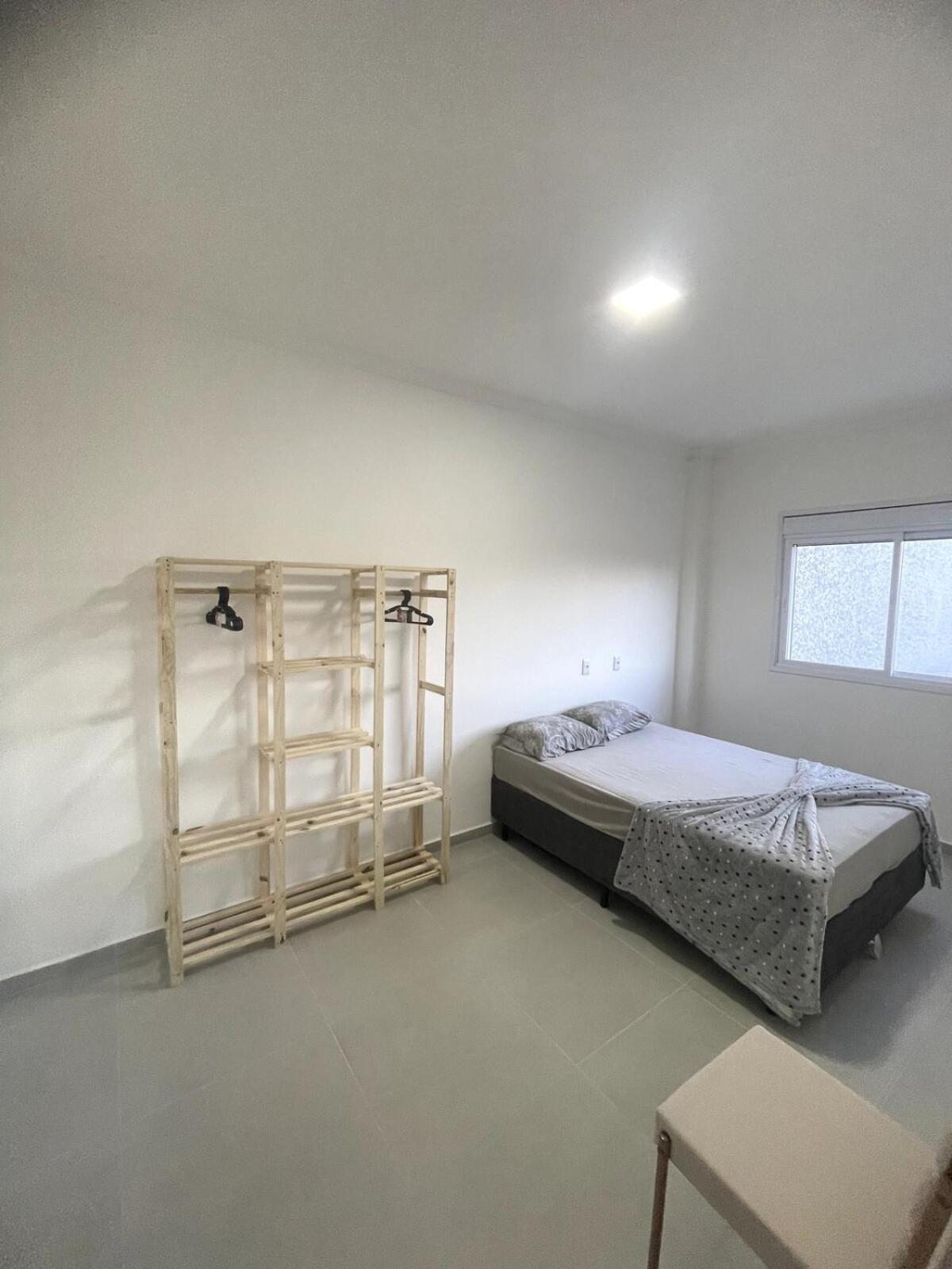 Apartamento Com O Pe Na E Outro Na Florianopolis